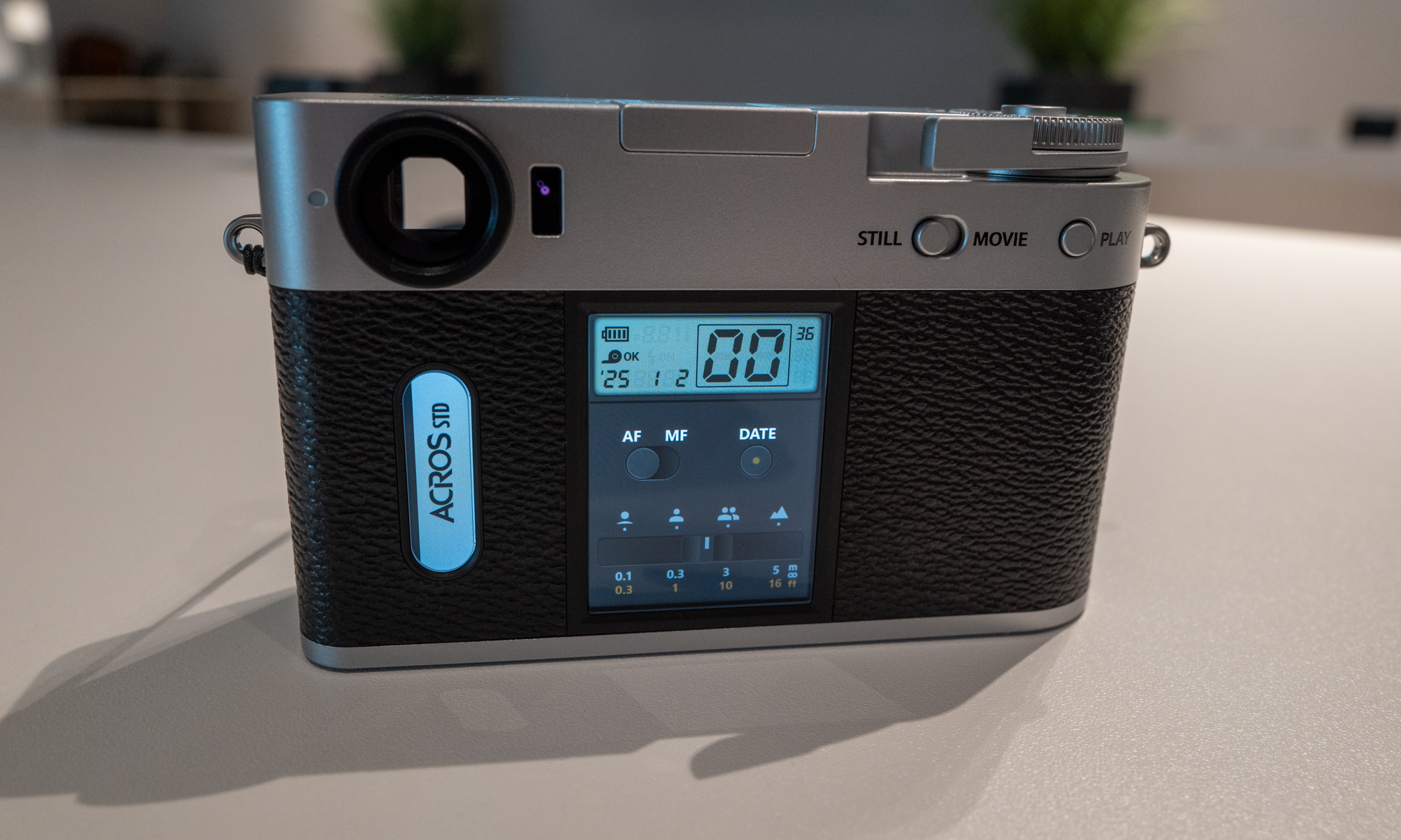 fujifilm x-half Film camera stand