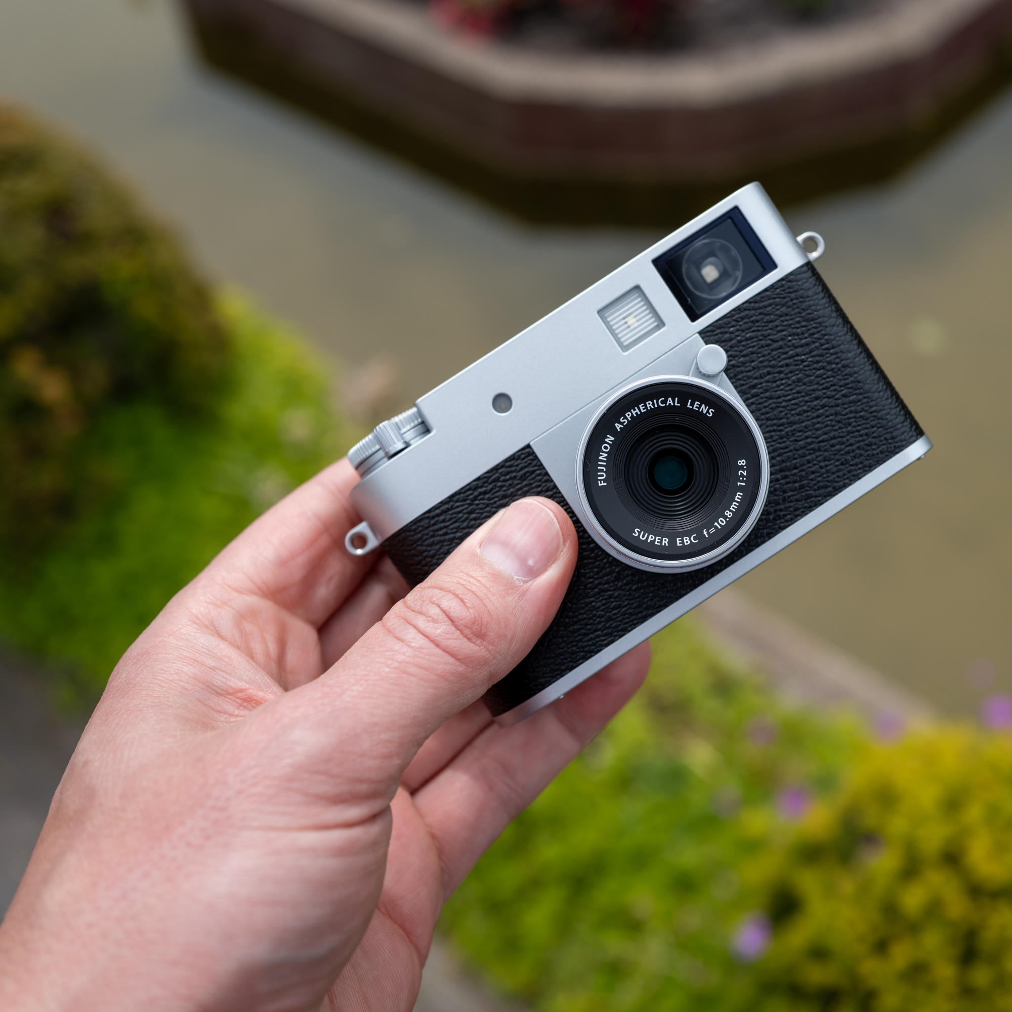 fujifilm x-half in mijn handen