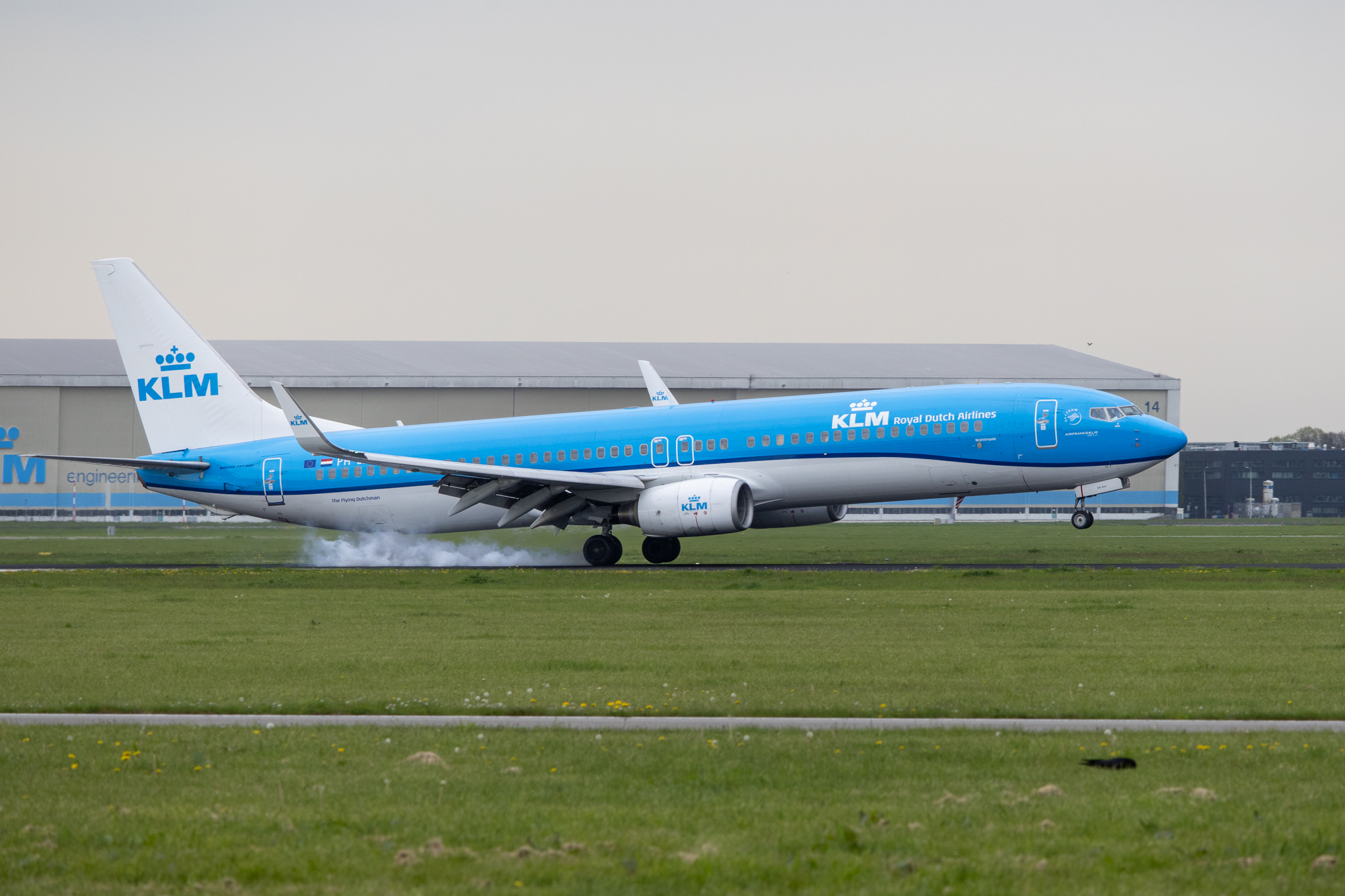 KLM toestel onrustige achtergrond