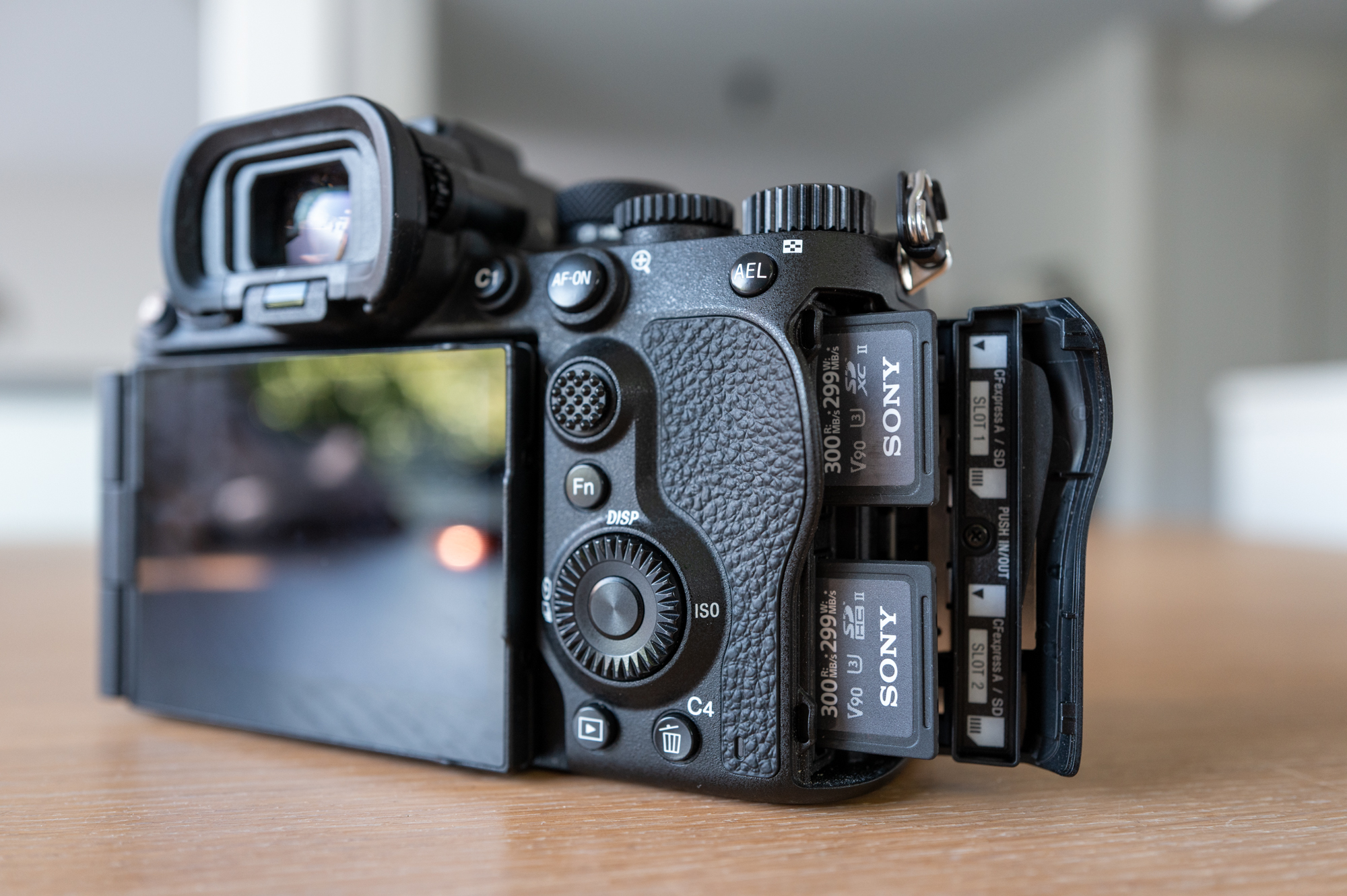 dubbele kaartslot van de sony a7r vi