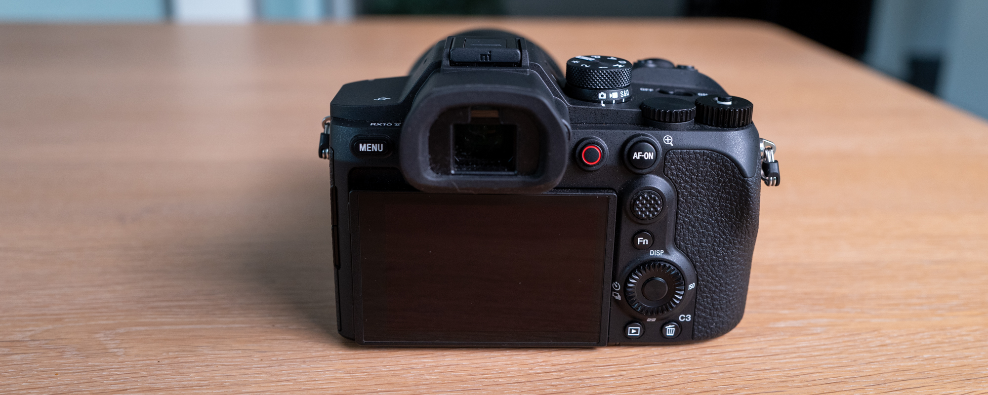 achterkant sony rx10 v